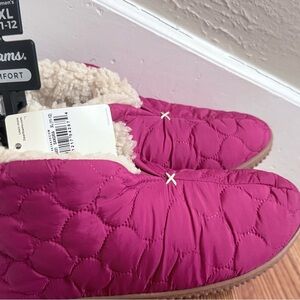 dearfoams Quilted Hot Pink Women's Slip-On Slippers